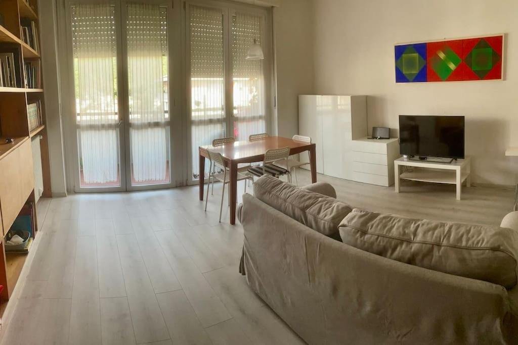 Attico Montiglio - Panorama-Wifi Apartment Collebeato Bagian luar foto